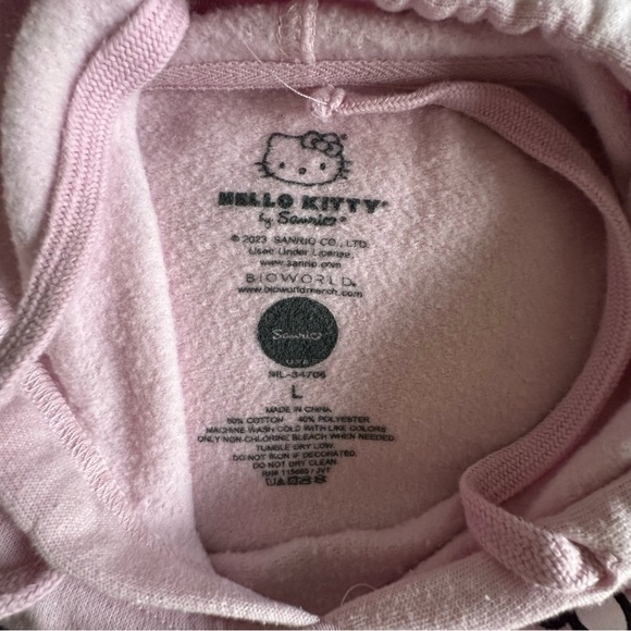 Hello Kitty Hoodie Womens L Rainbow Bicycle Sanrio BioWorld 2023 Graphic Kawaii - Picture 5 of 5